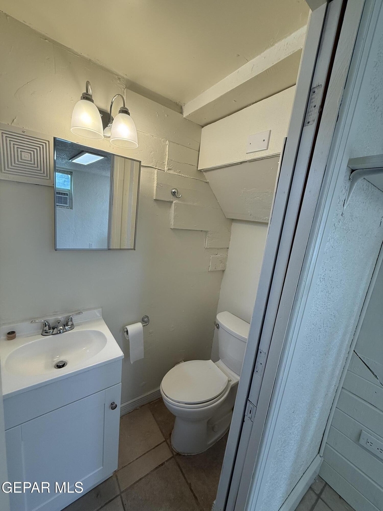 1018 Lakewood Road - Photo 10
