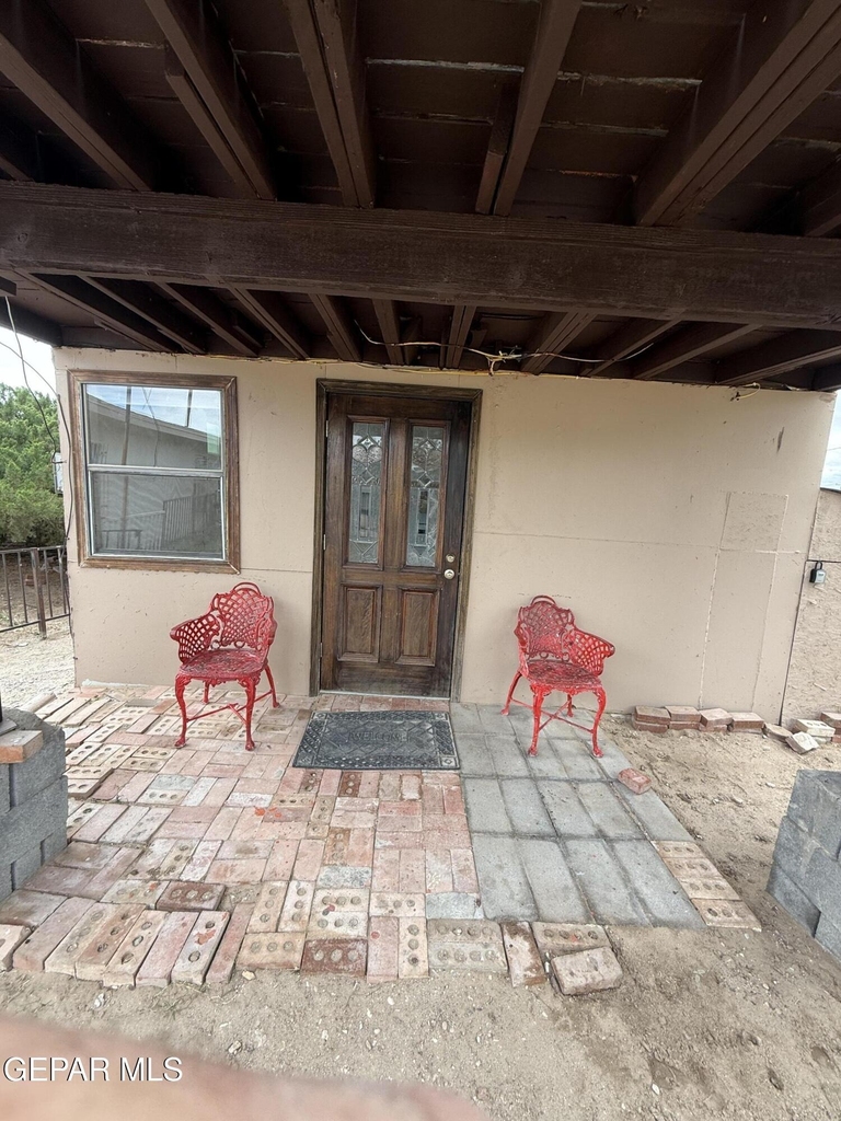 1018 Lakewood Road - Photo 3