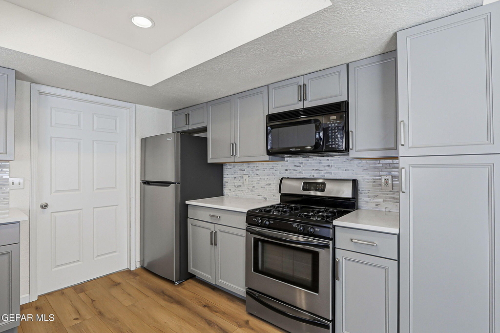 5205 Valley Spring Way - Photo 11