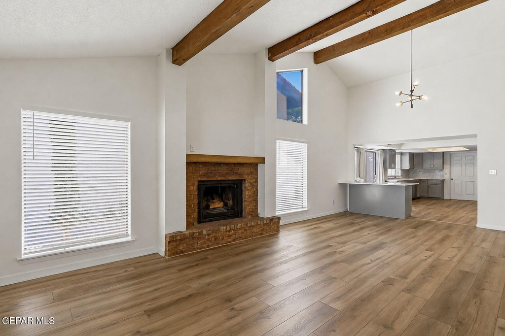 5205 Valley Spring Way - Photo 7