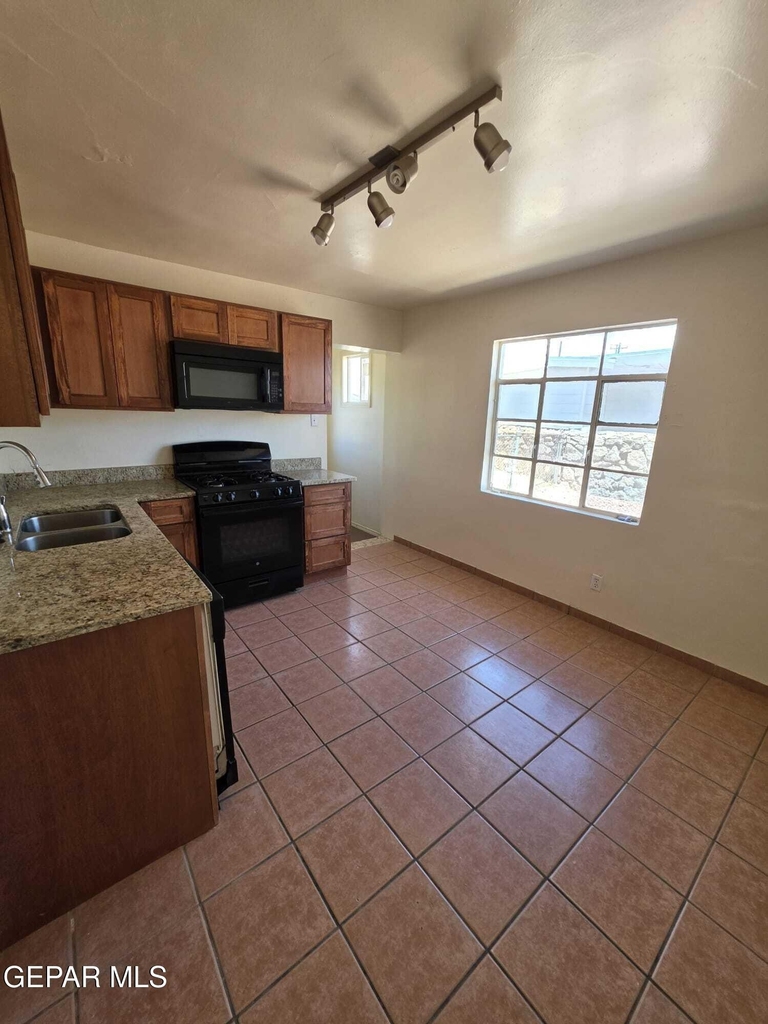 5409 Timberwolf Drive - Photo 4