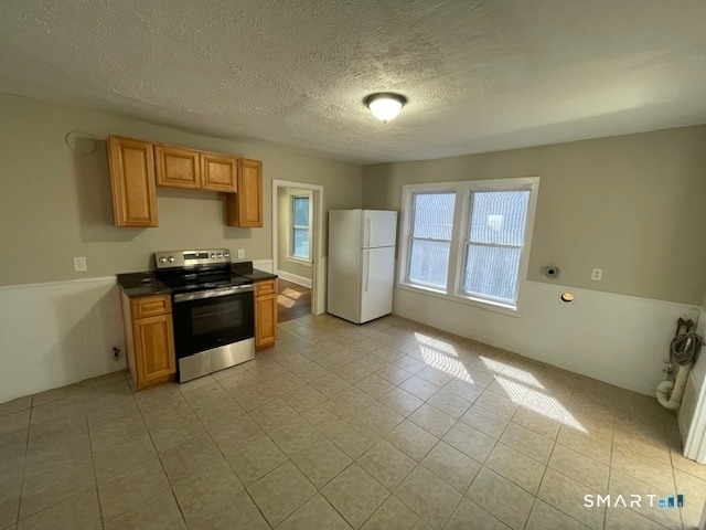 132-134 Gridley Street - Photo 5
