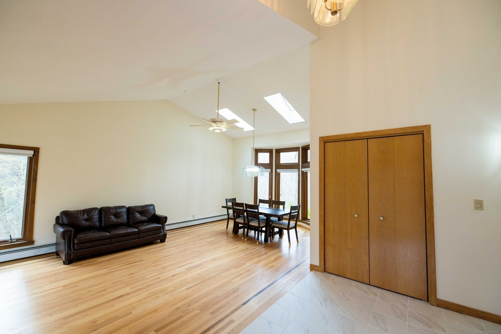 18 Clifford Avenue - Photo 2