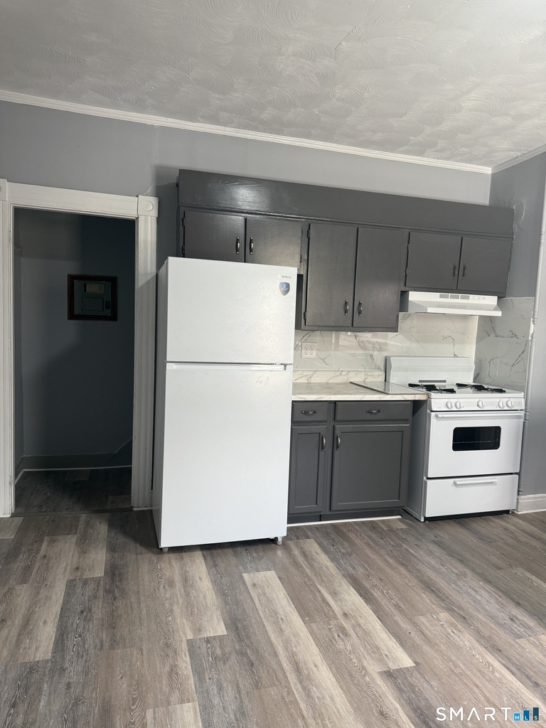 44 Gilbert Street - Photo 2