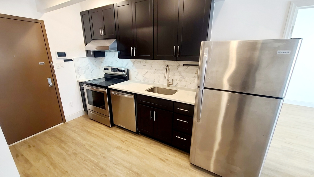 89th Avenue & 162nd Street - Photo 1