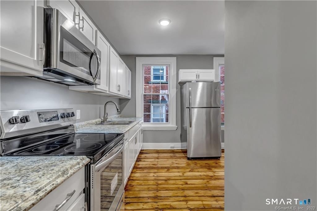 981 State Street - Photo 0