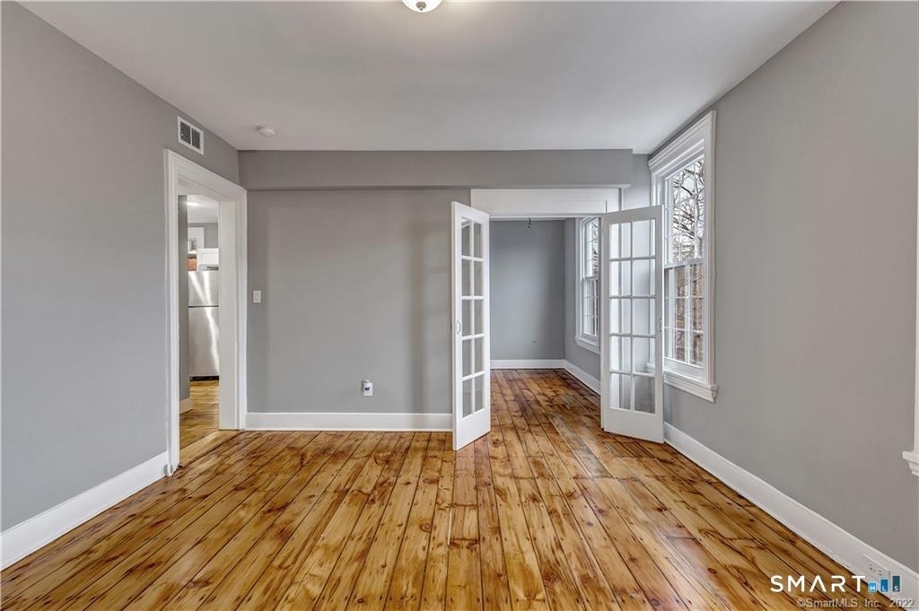 981 State Street - Photo 3