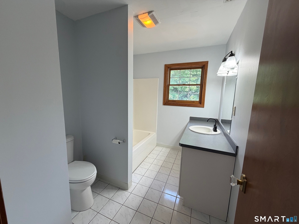 1539 Farmington Avenue - Photo 10