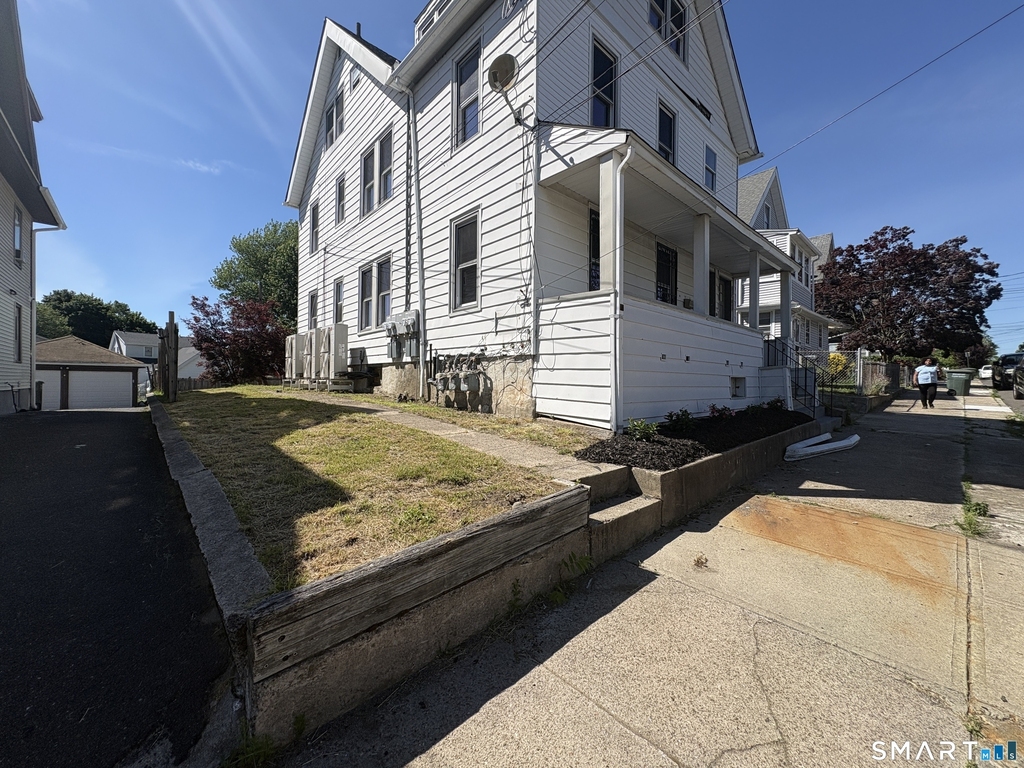 231 Goddard Avenue - Photo 15