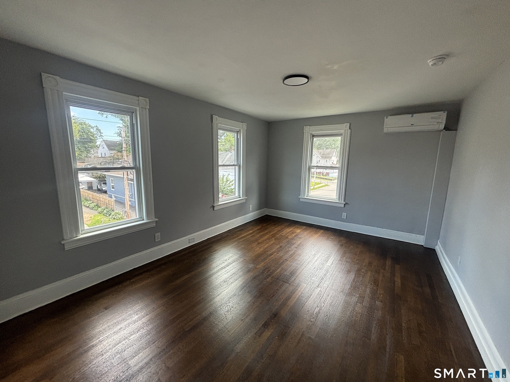 231 Goddard Avenue - Photo 3