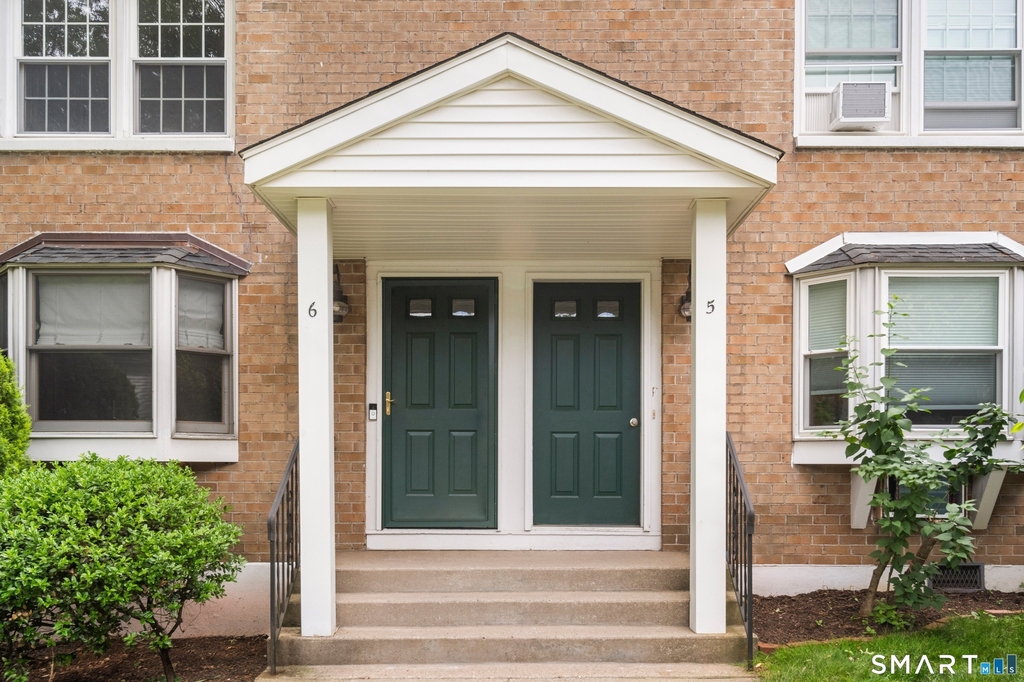 245 Sunnyridge Avenue - Photo 1
