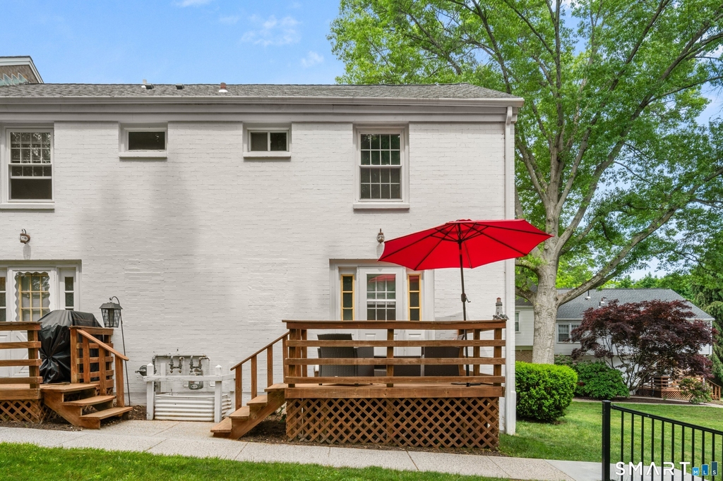 245 Sunnyridge Avenue - Photo 18
