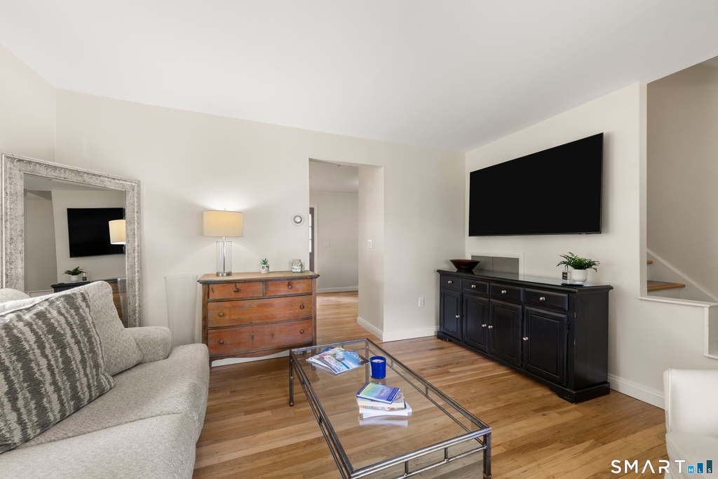 245 Sunnyridge Avenue - Photo 5