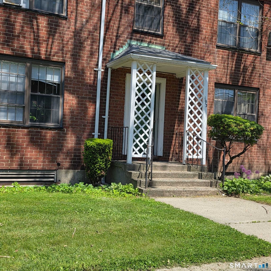 193 Virginia Avenue - Photo 1