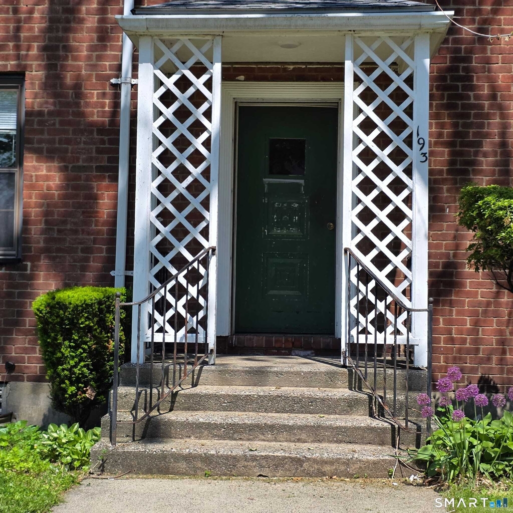 193 Virginia Avenue - Photo 2