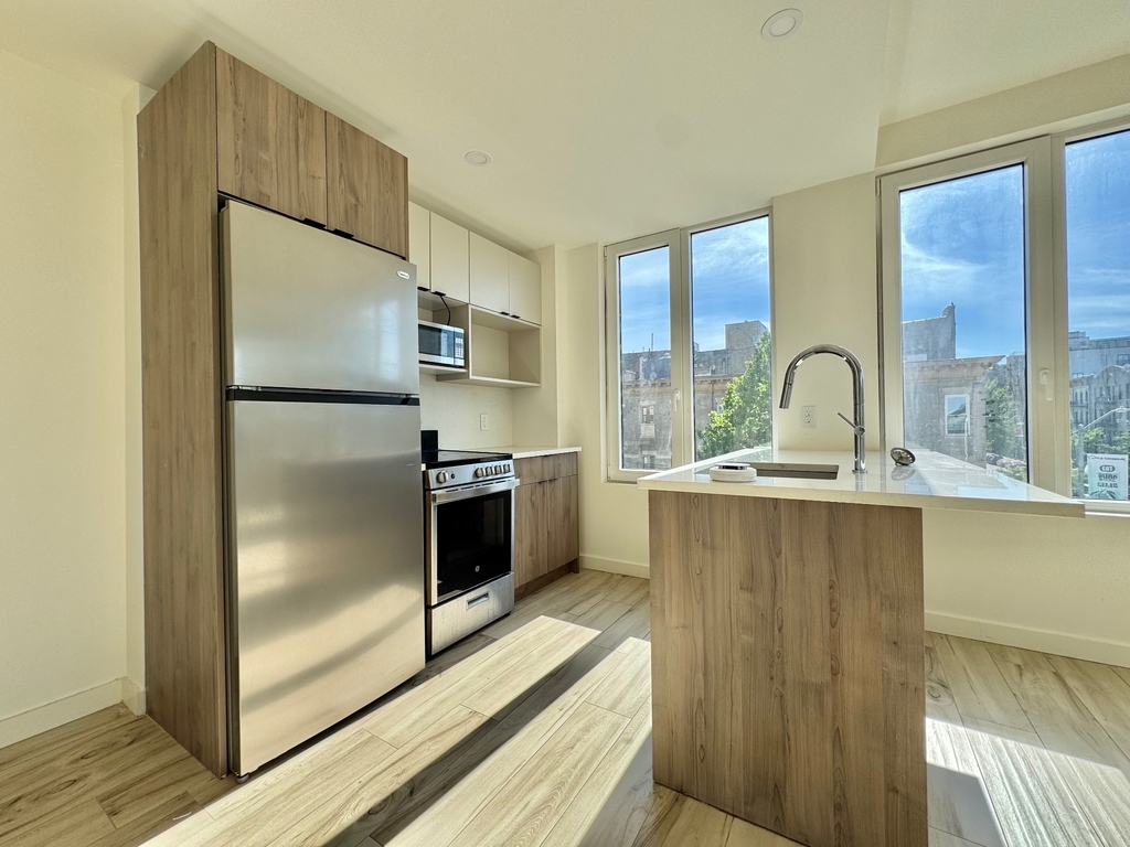 2718 Church Avenue - Photo 2