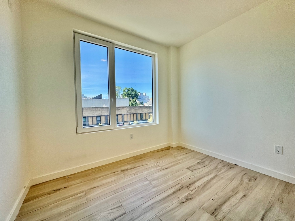 2718 Church Avenue - Photo 4