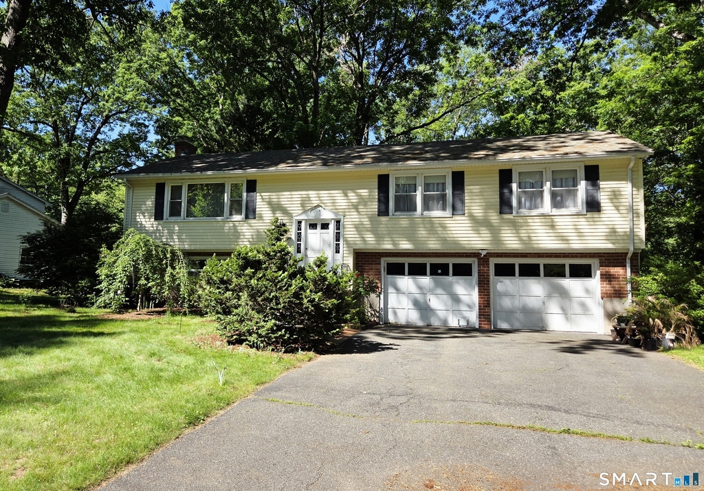25 Sylvia Lane - Photo 0