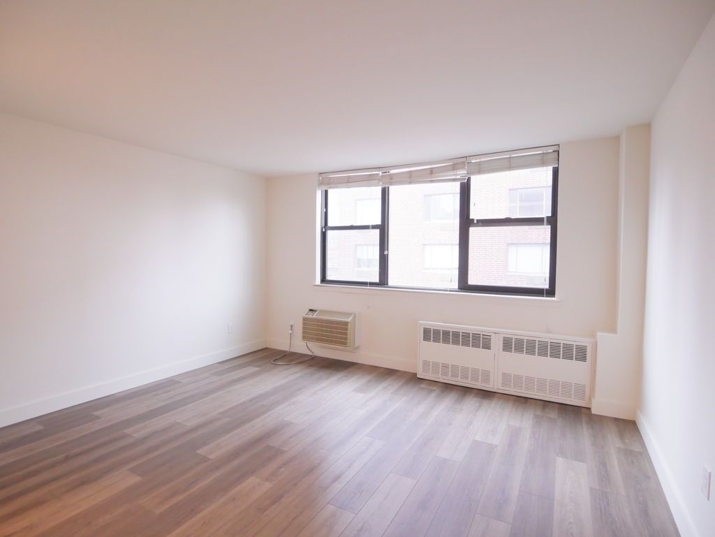 359 East 62nd Street - Photo 0