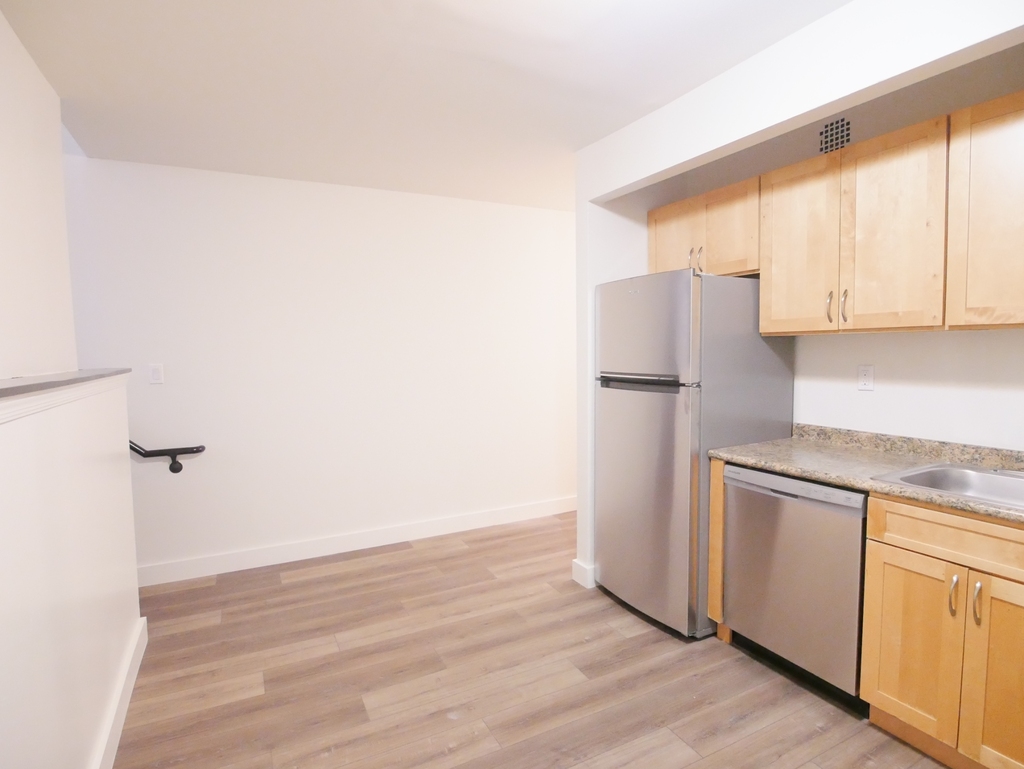 359 East 62nd Street - Photo 8