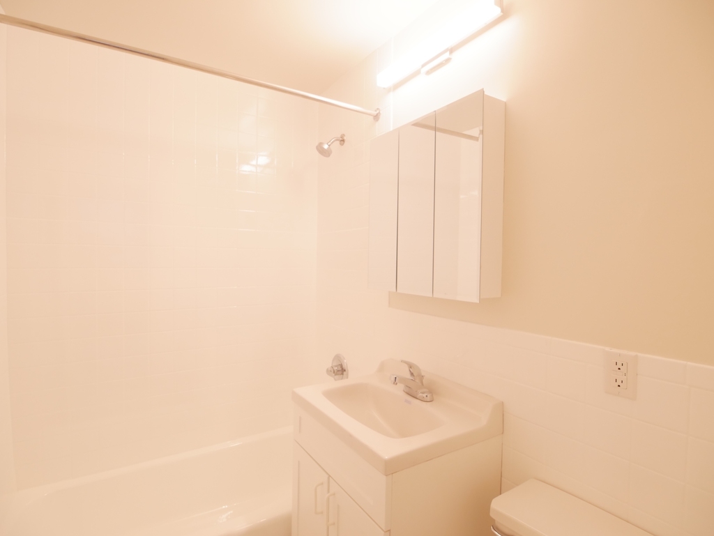 359 East 62nd Street - Photo 10