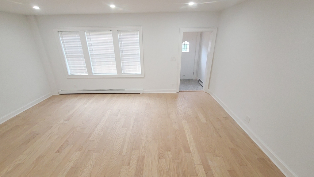 85-40 68th avenue - Photo 5