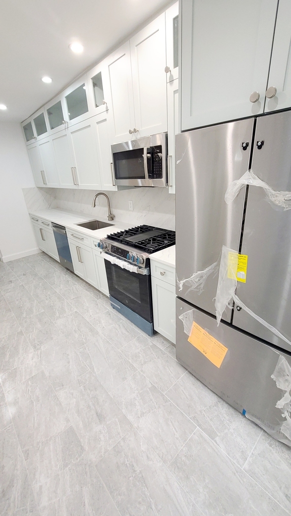 85-40 68th avenue - Photo 7