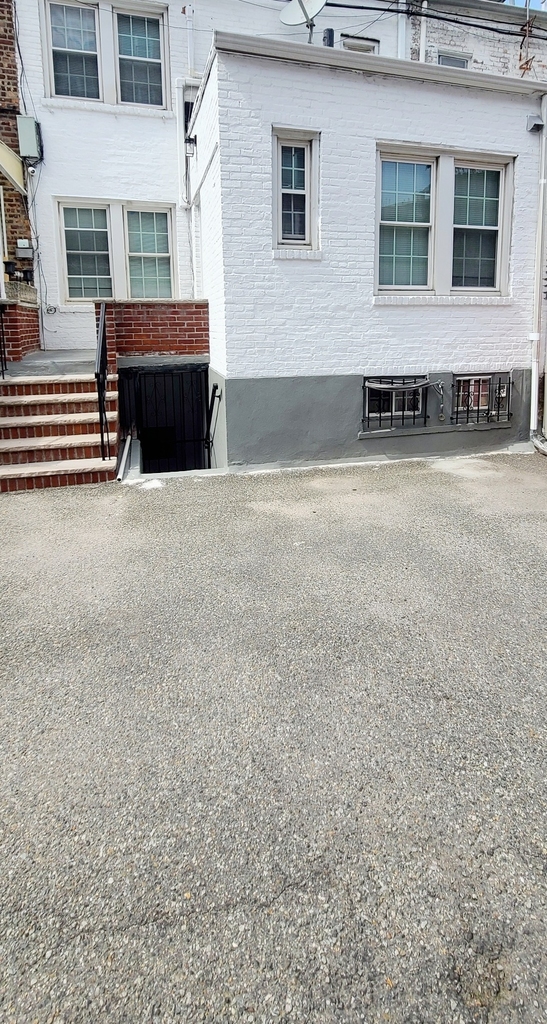 85-40 68th avenue - Photo 18