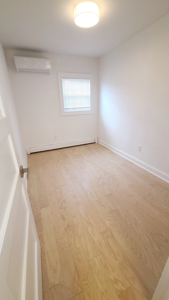 85-40 68th avenue - Photo 10