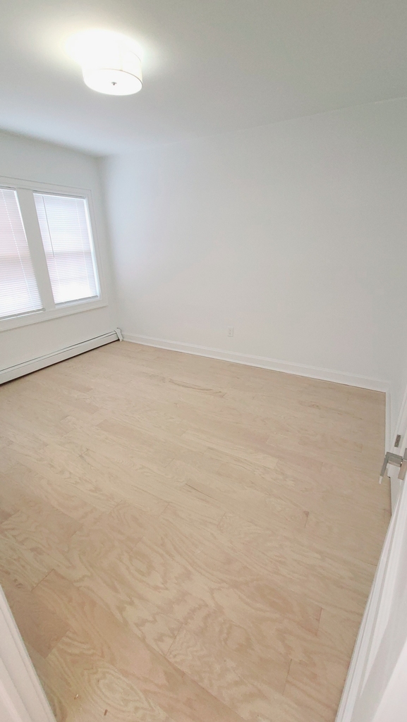 85-40 68th avenue - Photo 8