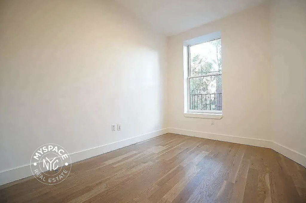 1052 Dean Street - Photo 2