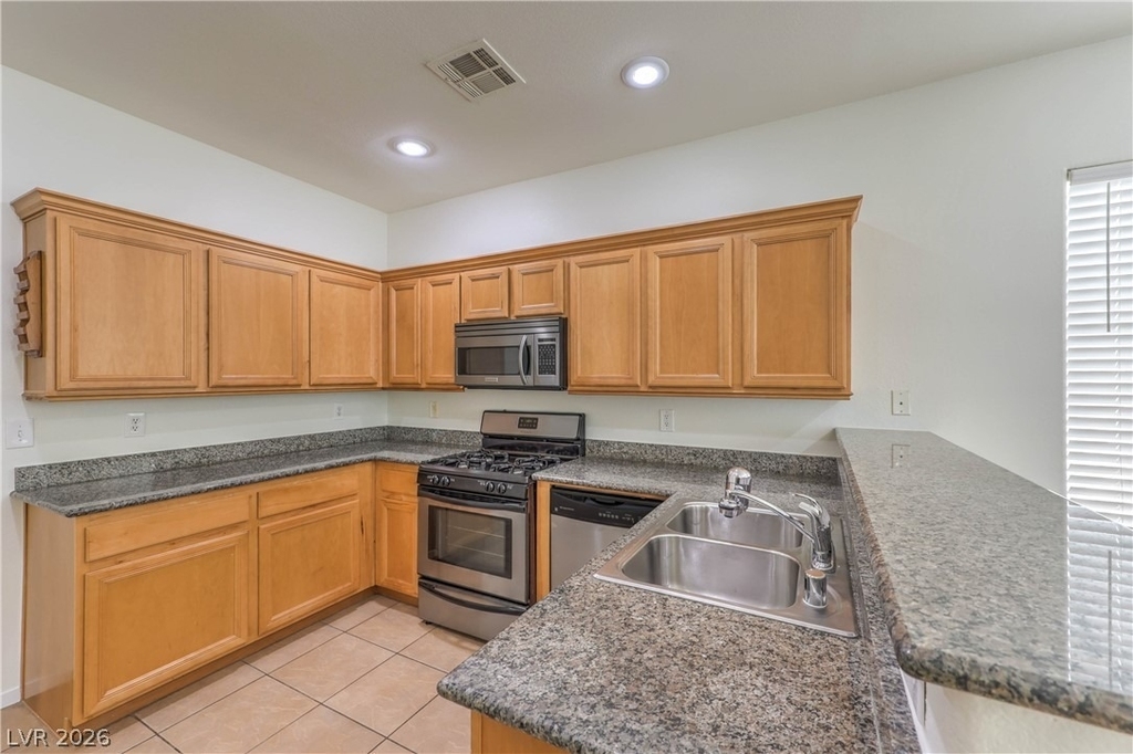 10939 Paradise Road - Photo 7
