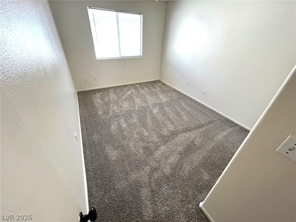 4916 River Splash Avenue - Photo 11