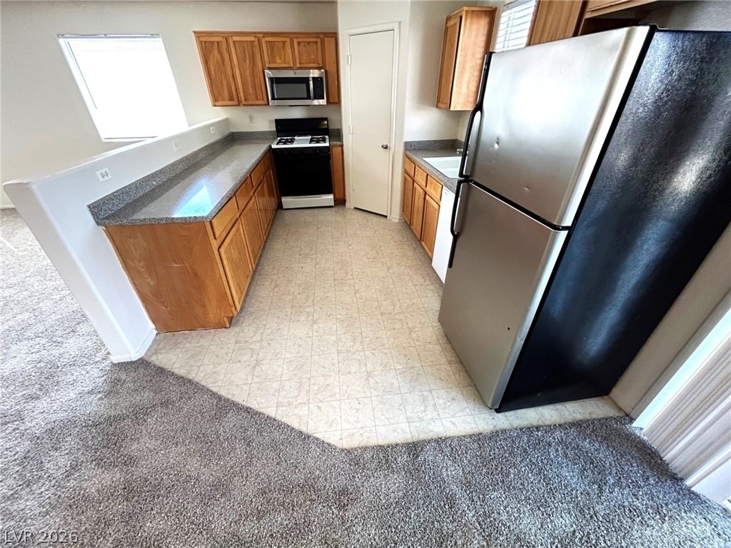 4916 River Splash Avenue - Photo 4