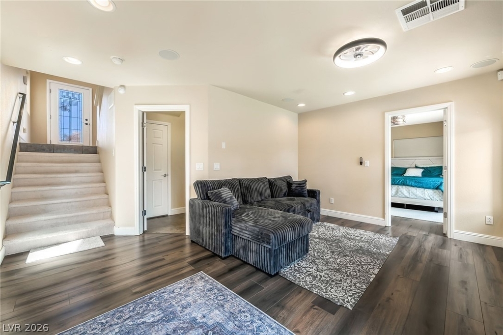 6877 Philharmonic Avenue - Photo 3