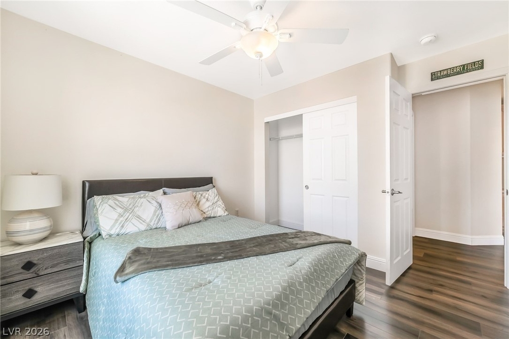 6877 Philharmonic Avenue - Photo 17
