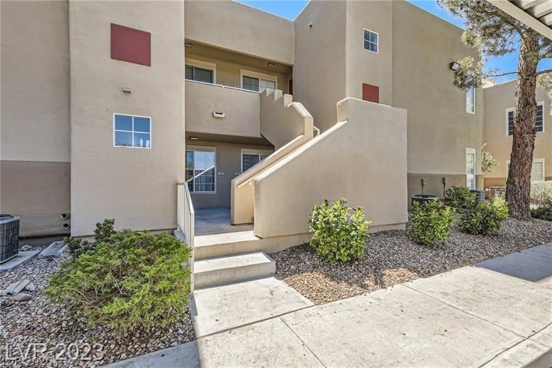 1909 Mountain Hills Court - Photo 3