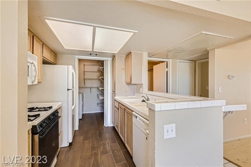 1909 Mountain Hills Court - Photo 12