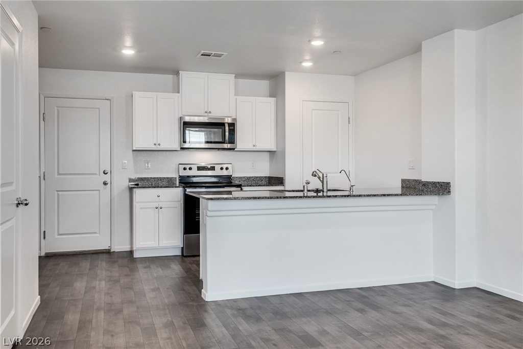 1114 Scarlet Sparrow Street - Photo 9