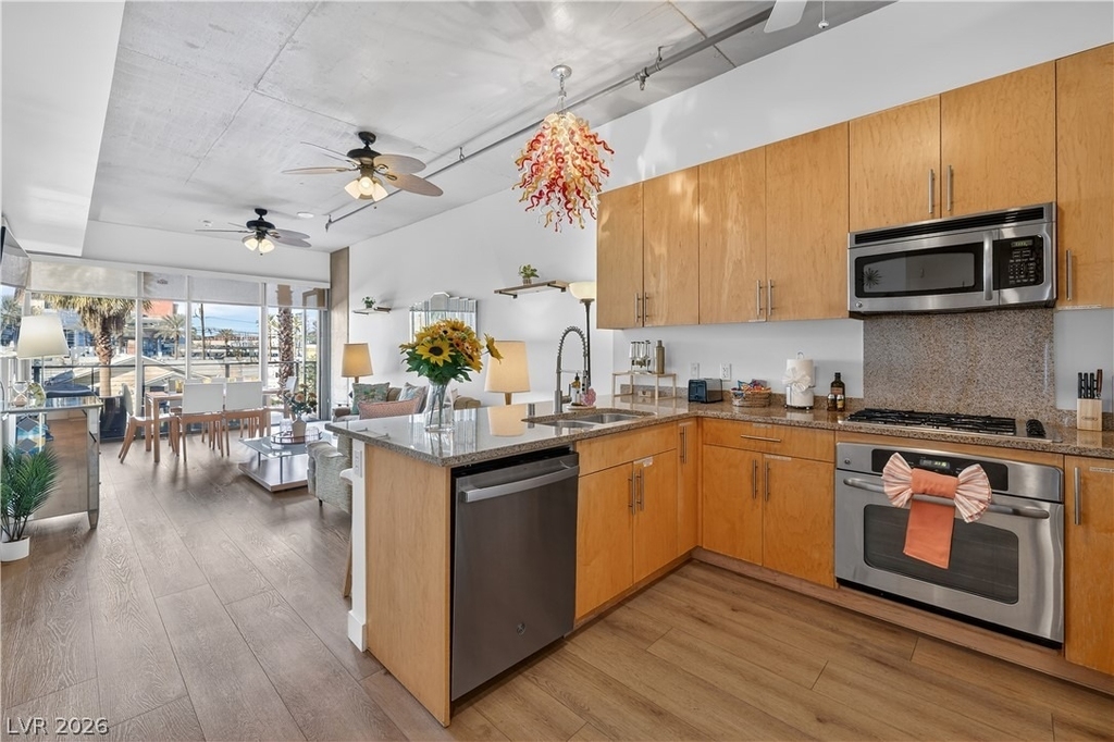 353 E Bonneville Avenue - Photo 1