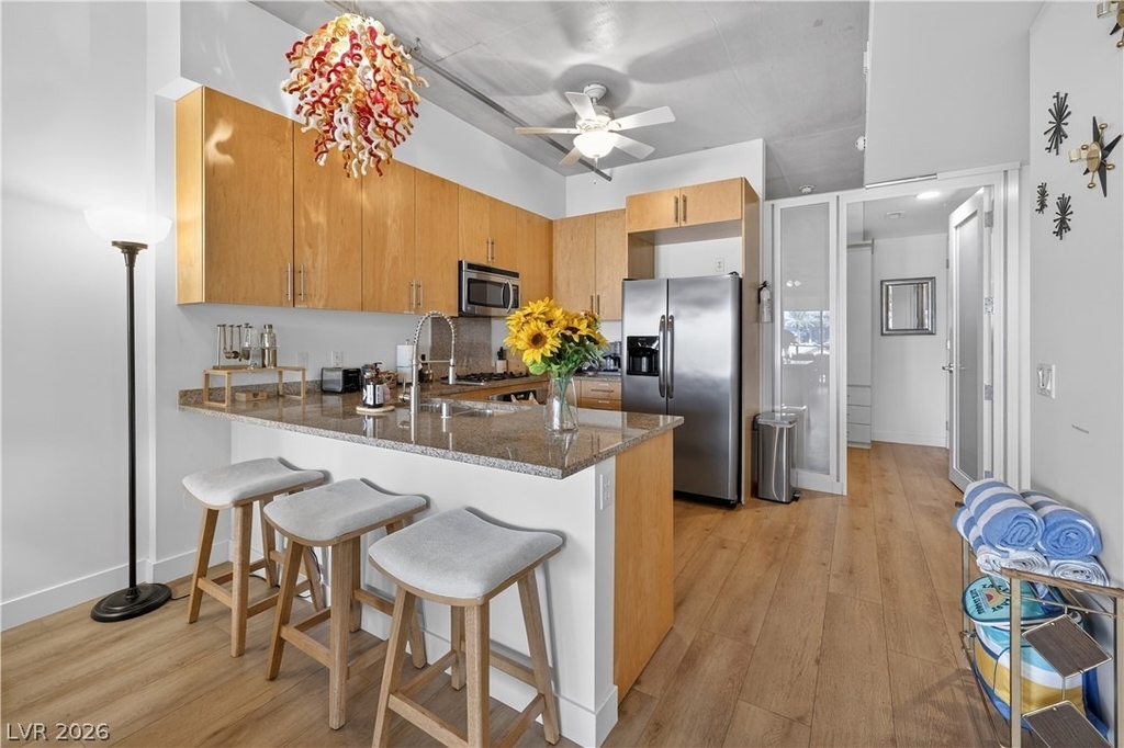 353 E Bonneville Avenue - Photo 2