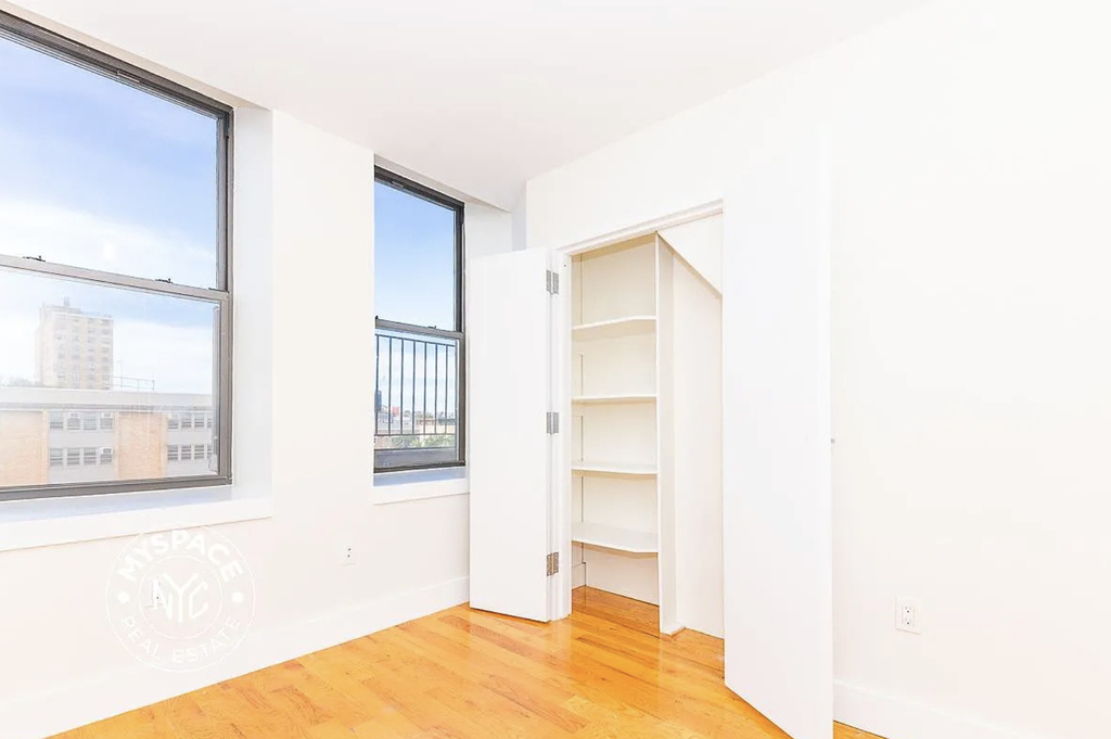 490 Kosciuszko Street - Photo 3