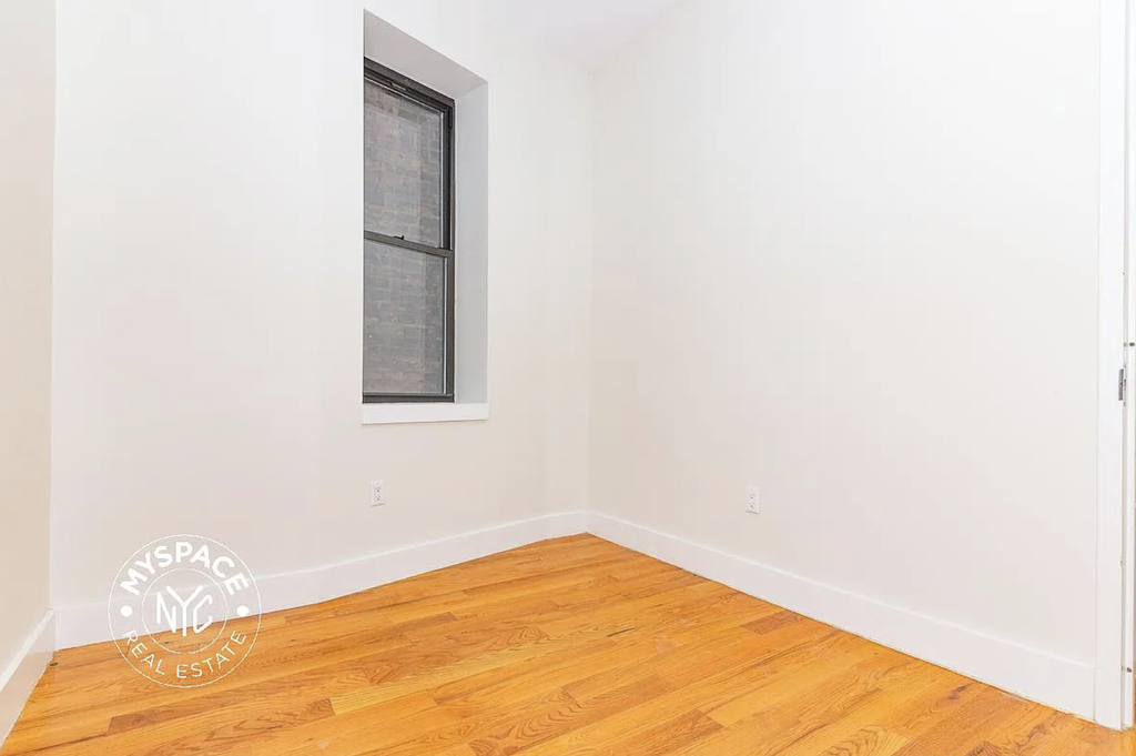 490 Kosciuszko Street - Photo 2