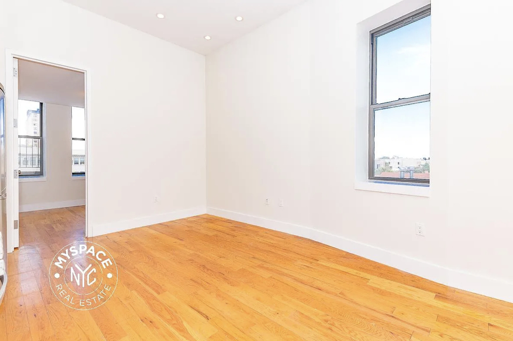 490 Kosciuszko Street - Photo 1