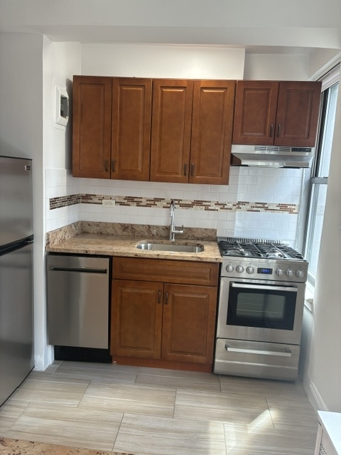 301 East 38th Street - Photo 0