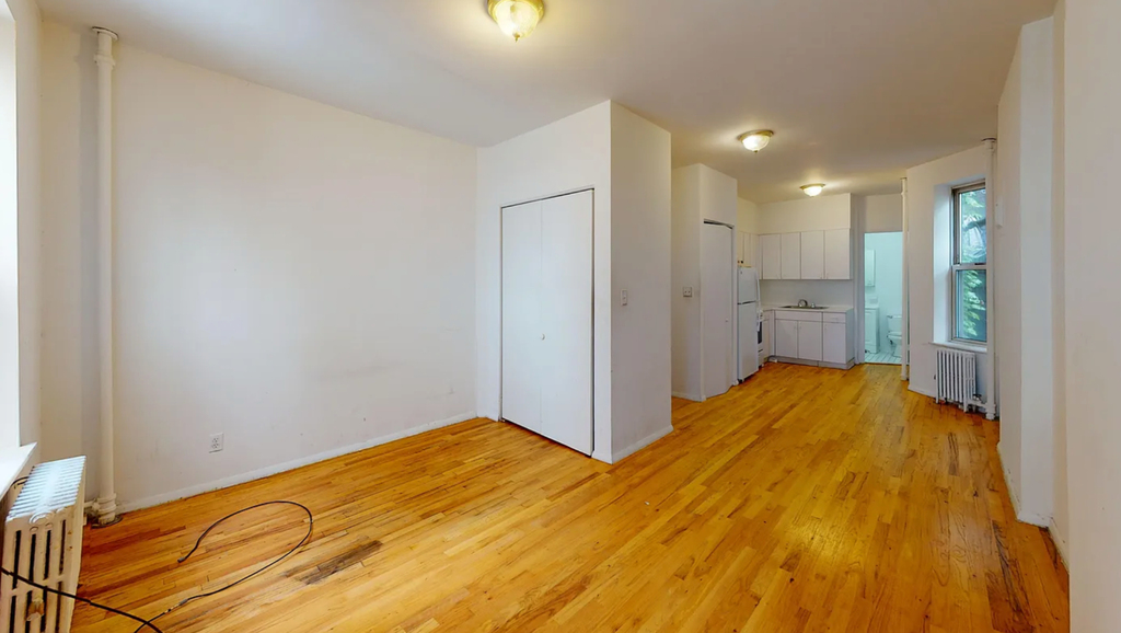 1435 First Avenue - Photo 1
