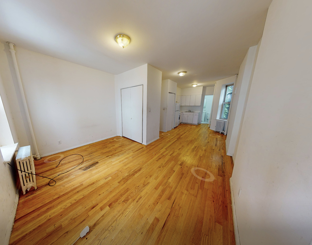 1435 First Avenue - Photo 0