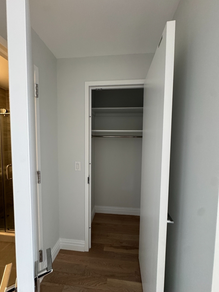 West 48th Street - Photo 6