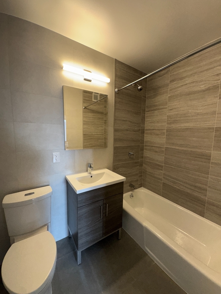 West 48th Street - Photo 10