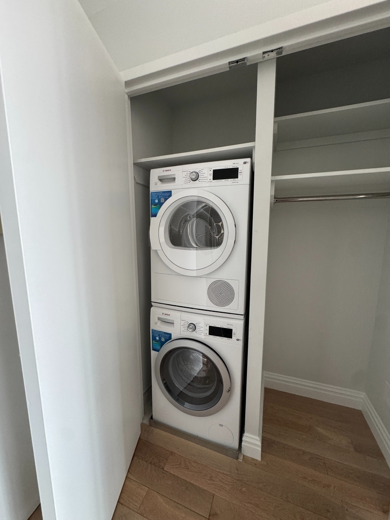 West 48th Street - Photo 3